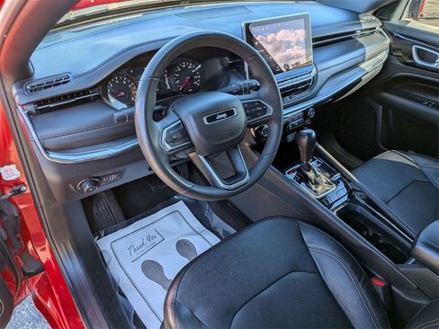 Certified 2023 Jeep Compass Limited image 11