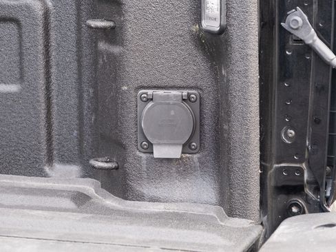 Used 2022 GMC Sierra 3500 AT4 image 26