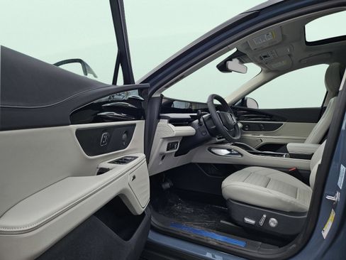 New 2026 Lincoln Nautilus Reserve w/ Jet Appearance Package image 9