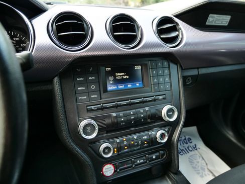 Used 2017 Ford Mustang Coupe RWD image 17