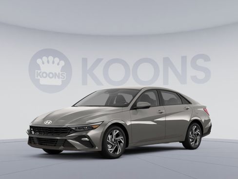 Certified 2025 Hyundai Elantra Sport FWD image 1