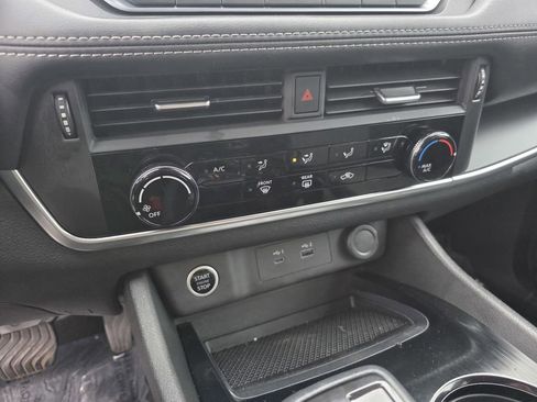 Used 2021 Nissan Rogue S image 16