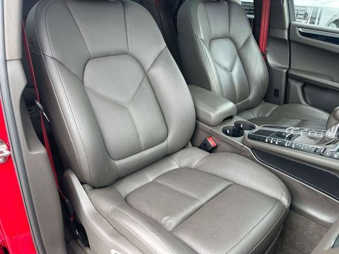 Used 2017 Porsche Macan S image 16