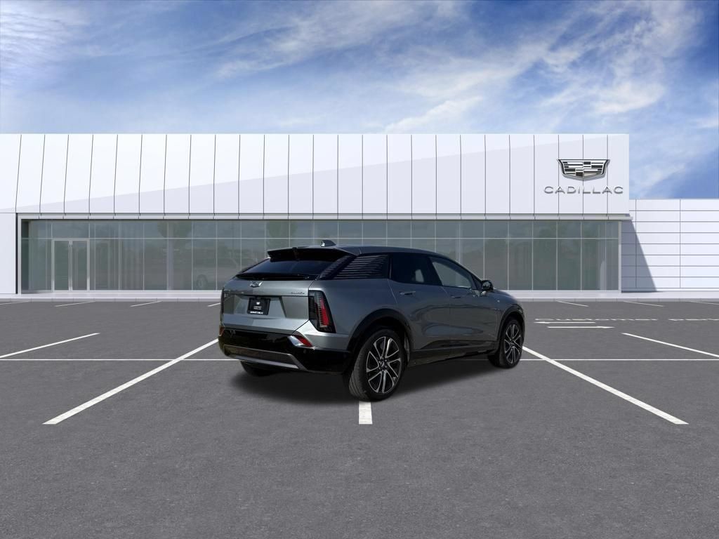 Used 2025 Cadillac Optiq Sport 2 w/ LPO, Floor Liner Package AWD/4WD image 4