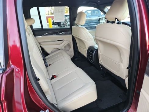 Used 2024 Jeep Grand Cherokee Limited image 24