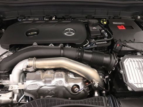New 2026 Mercedes-Benz GLB 250 image 8