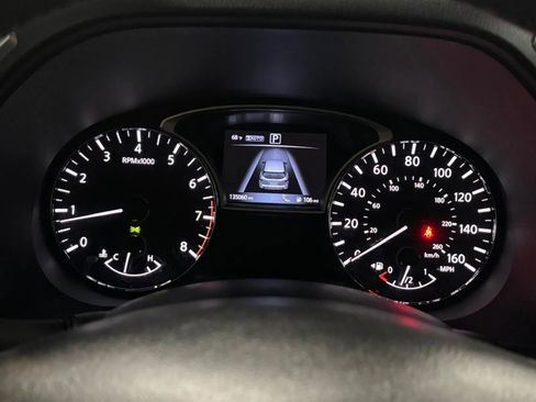 Used 2016 Nissan Pathfinder Platinum image 12