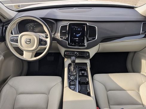 Used 2018 Volvo XC90 T6 Momentum w/ Convenience Package image 23