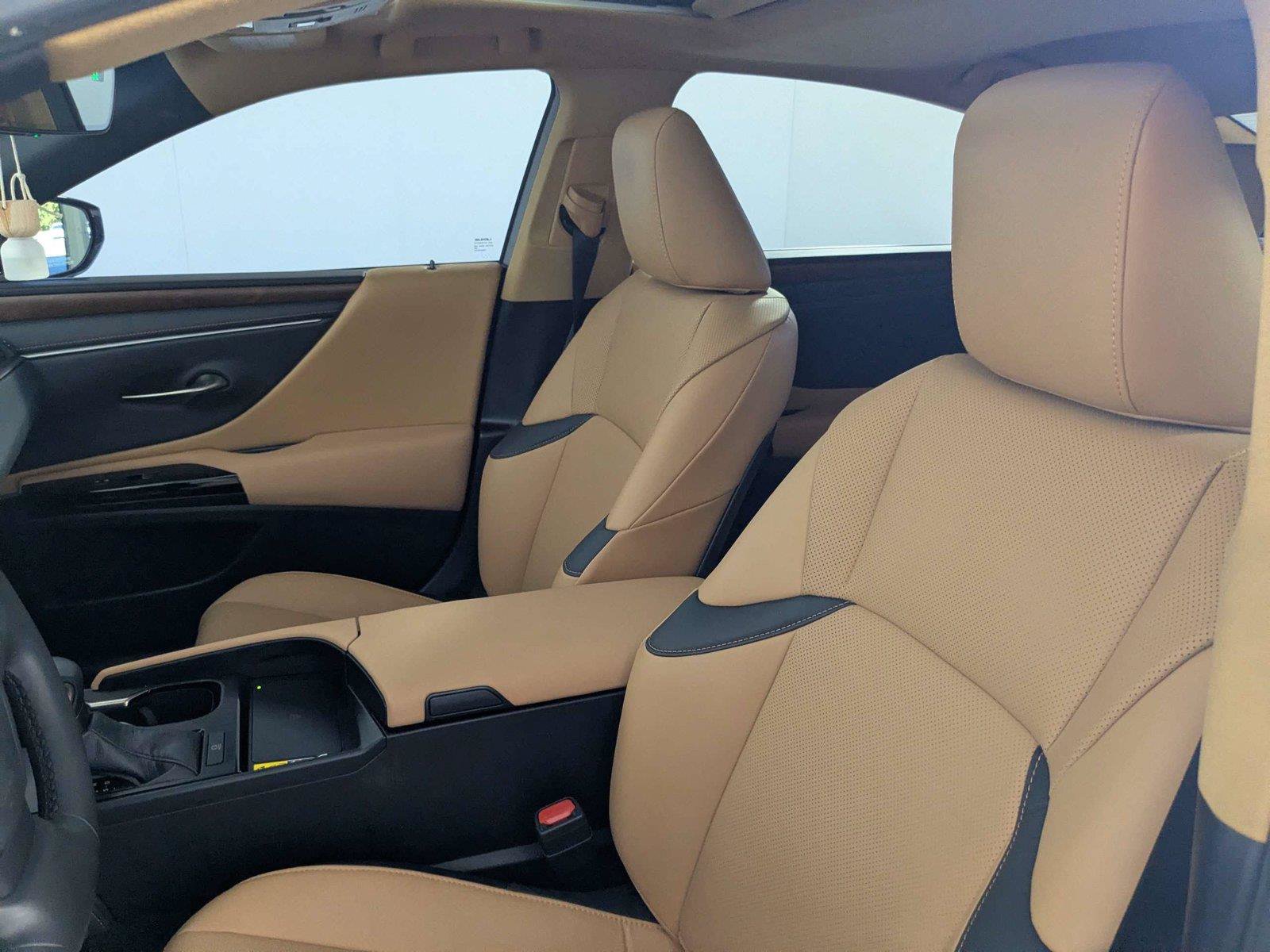 Used 2025 Lexus ES 350 w/ Premium Package FWD image 11