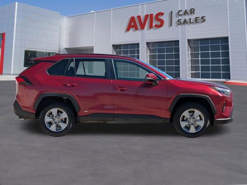 Used 2025 Toyota RAV4 XLE image 5