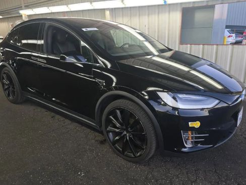 Used 2021 Tesla Model X Long Range image 11