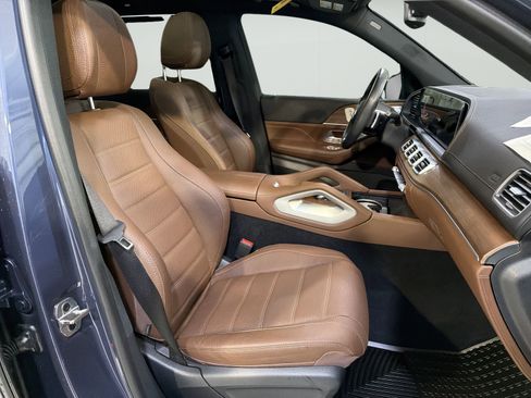 Used 2024 Mercedes-Benz GLS 450 4MATIC image 30