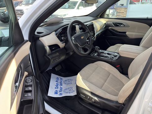 Used 2023 Chevrolet Traverse LS image 10