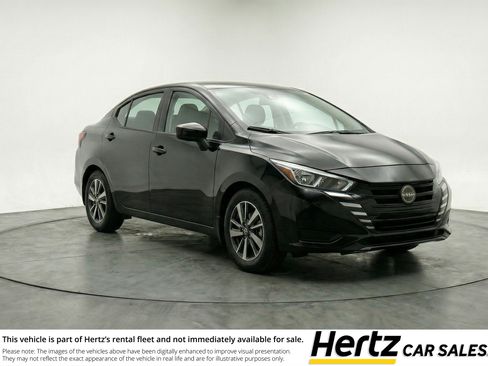 Used 2025 Nissan Versa SV image 1