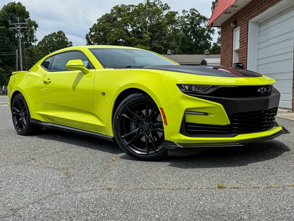 Used 2021 Chevrolet Camaro SS RWD image 31