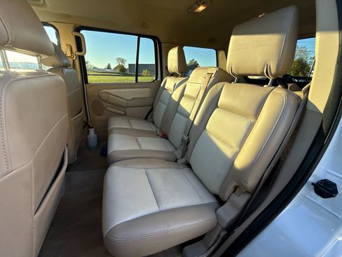 Used 2006 Ford Explorer Eddie Bauer image 11