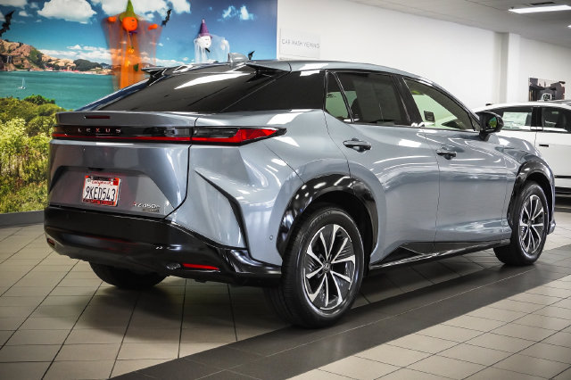 Certified 2023 Lexus RZ 450e Premium w/ Technology Package AWD/4WD image 6