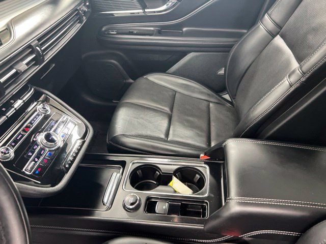 Used 2022 Lincoln Corsair AWD w/ Premium Package image 15