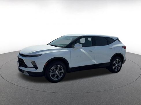 Used 2025 Chevrolet Blazer LT FWD image 7