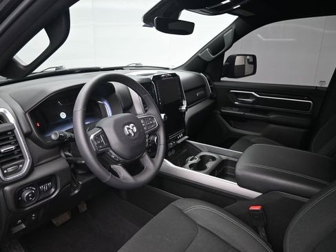 Used 2025 RAM 1500 Big Horn AWD/4WD image 17