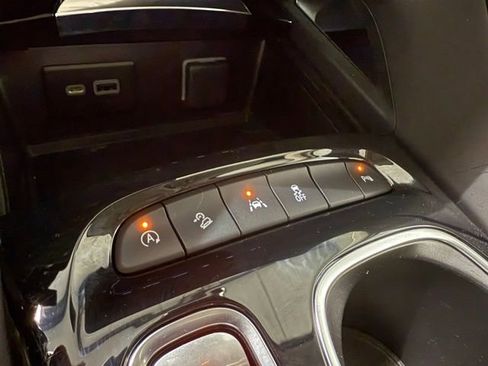 Certified 2023 Buick Envision Essence AWD/4WD image 19