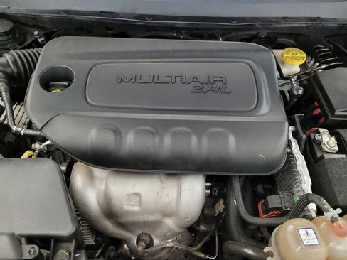 Used 2019 Jeep Cherokee Latitude w/ Popular Appearance Group image 30