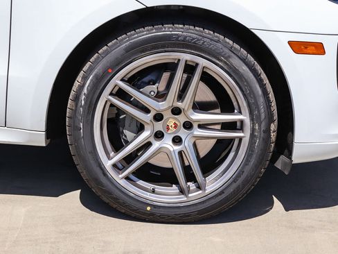Used 2020 Porsche Macan S AWD/4WD image 9