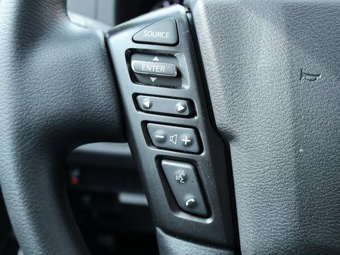 Certified 2025 Nissan Frontier SV image 12