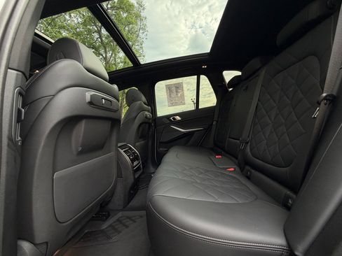 Used 2024 BMW X5 xDrive40i w/ M Sport Package image 18