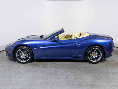 Used 2010 Ferrari California image 5