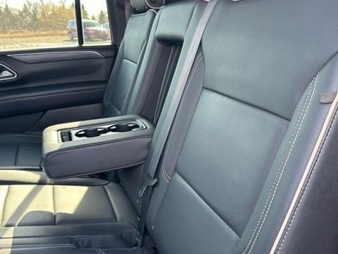 Used 2024 GMC Yukon XL SLT image 38