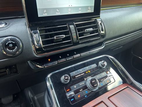 Used 2021 Lincoln Navigator L Reserve AWD/4WD image 42