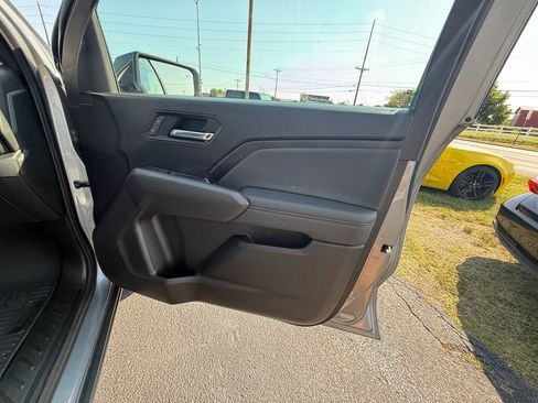 Used 2024 Chevrolet Colorado LT w/ LT Convenience Package III AWD/4WD image 11