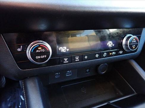 Used 2024 Mitsubishi Outlander SE image 21