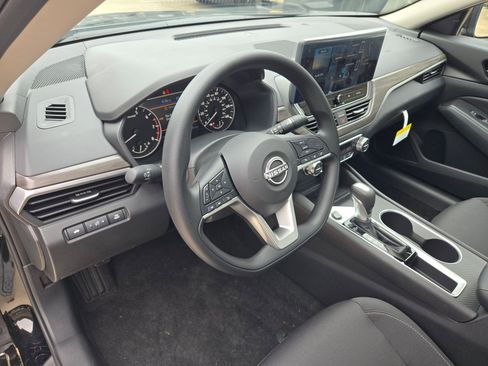 New 2026 Nissan Altima 2.5 SV FWD image 11