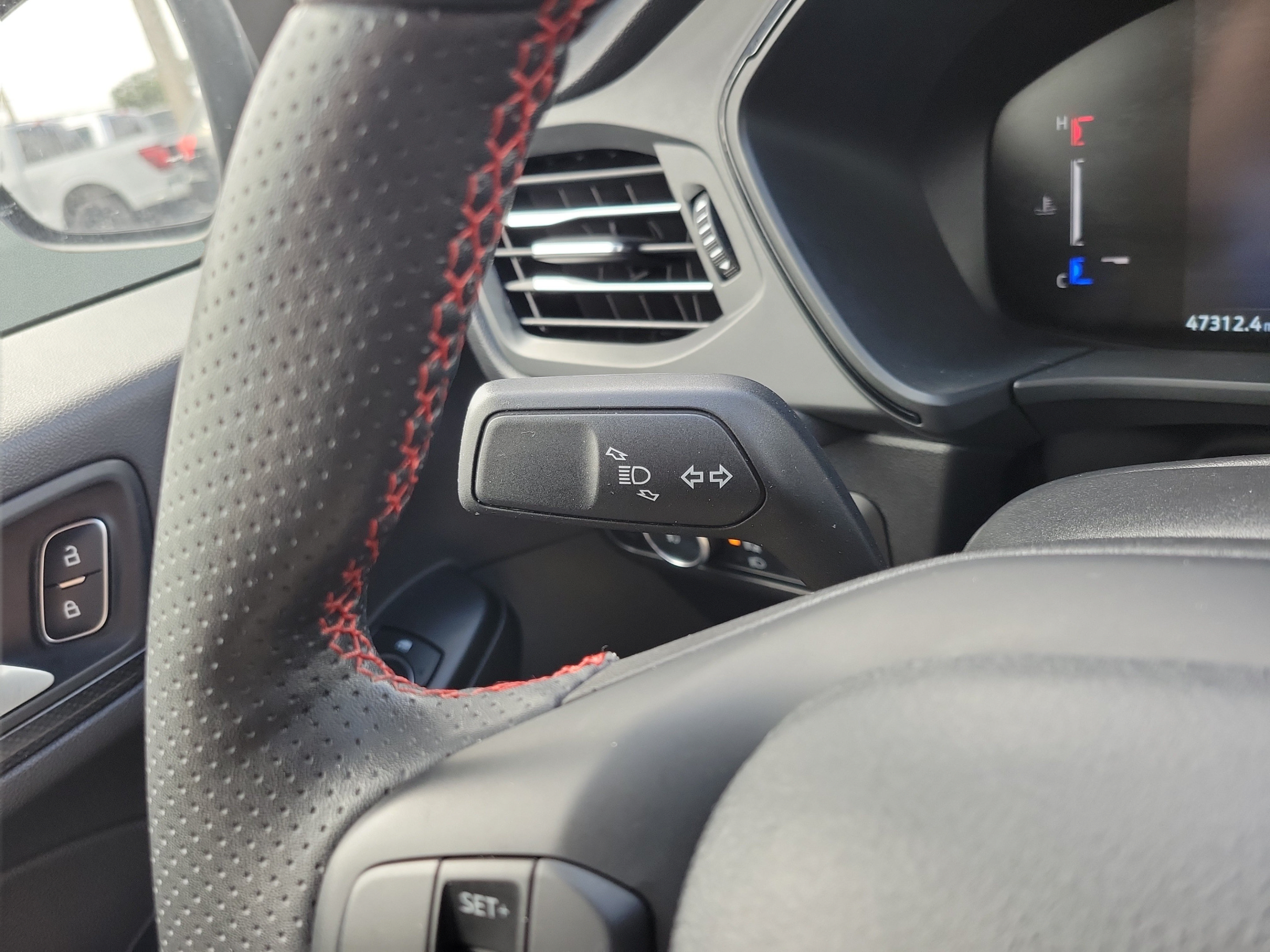 Used 2025 Ford Escape ST-Line Select AWD/4WD image 26