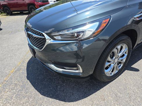 Used 2021 Buick Enclave Avenir w/ Avenir Technology Package FWD image 9