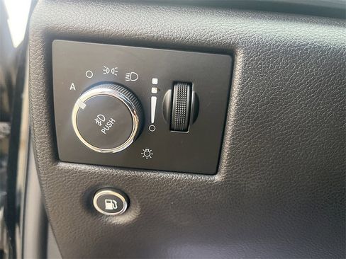 Used 2020 Jeep Grand Cherokee Altitude image 28