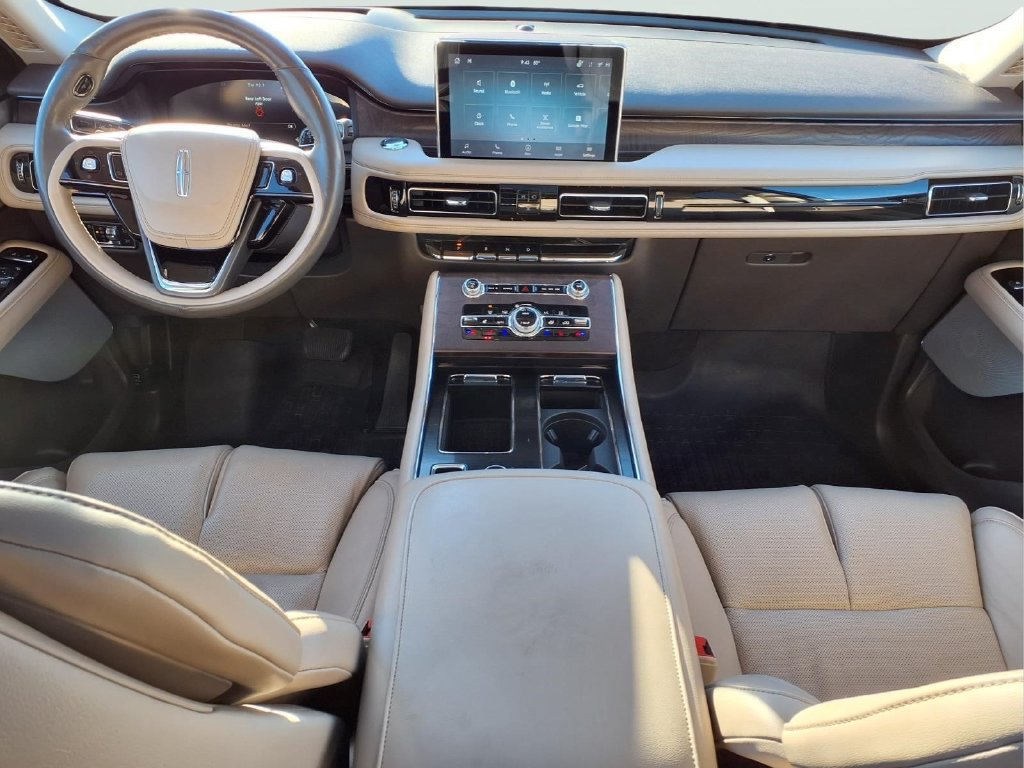 Used 2022 Lincoln Aviator Reserve w/ Equipment Group 201A AWD/4WD image 11