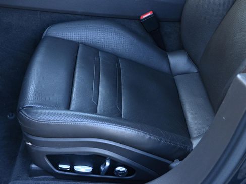 Used 2020 Porsche Panamera 4 image 28