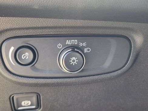 Used 2022 GMC Terrain SLE w/ LPO, Floor Liner Package FWD image 25