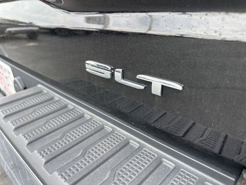 Used 2024 GMC Sierra 1500 SLT w/ X31 Off-Road Package AWD/4WD image 13
