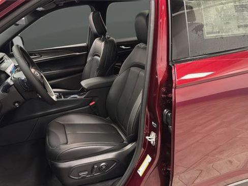 New 2026 Jeep Grand Cherokee Limited w/ Luxury Tech Group II image 9