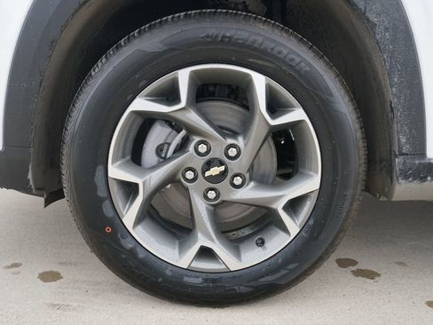 New 2026 Chevrolet Trax LT w/ Sunroof Package image 13