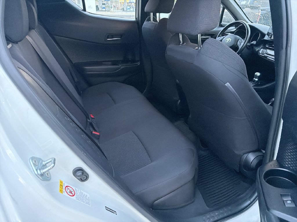 Used 2018 Toyota C-HR XLE FWD image 28