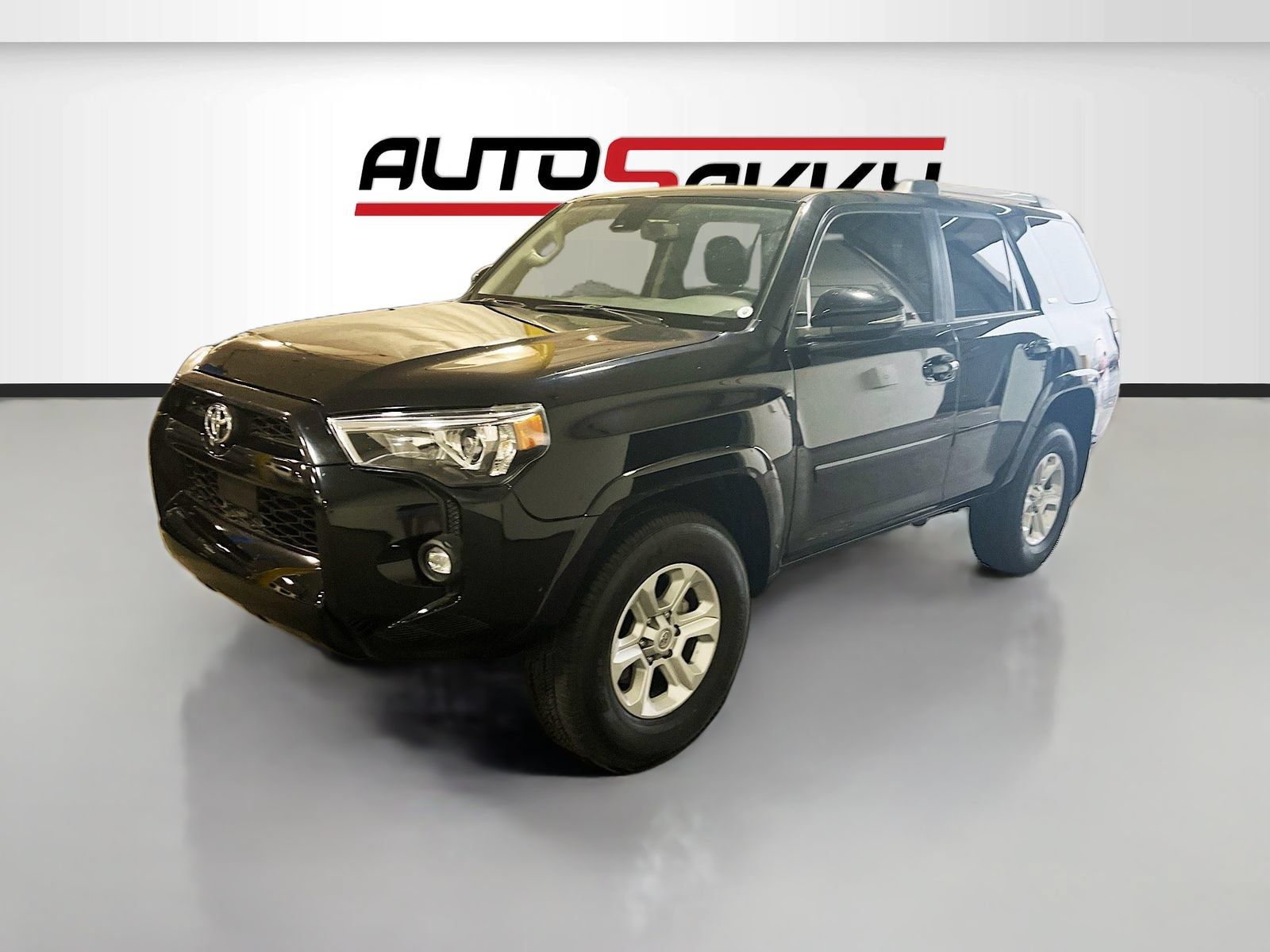 Used 2024 Toyota 4Runner SR5 Premium w/ Moonroof Package AWD/4WD image 3