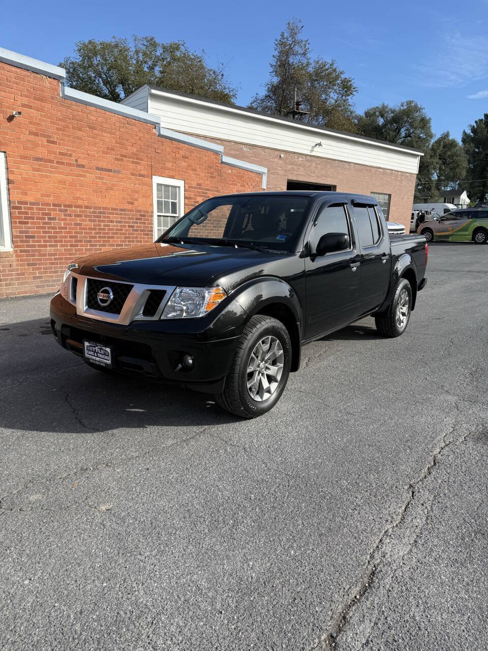 Used 2020 Nissan Frontier SV AWD/4WD image 2