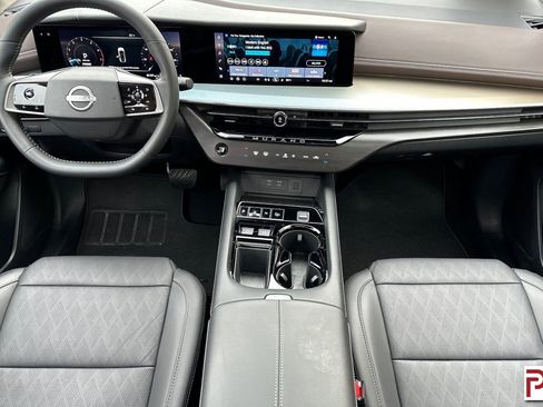 Used 2025 Nissan Murano Platinum image 16