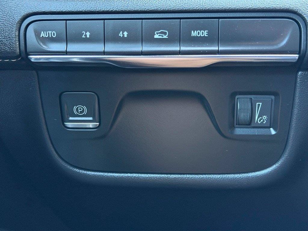 Used 2021 Cadillac Escalade Premium Luxury AWD/4WD image 18