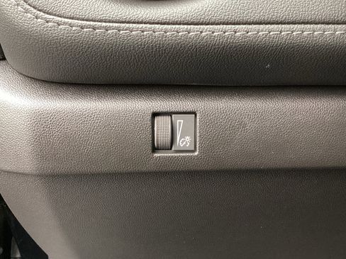 Used 2026 Chevrolet Colorado LT image 30